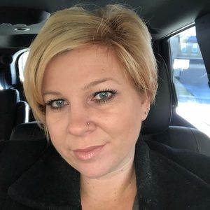 Meet your Posher, Casandra